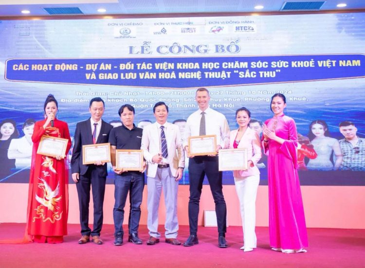 Hoa Khôi Tài Sắc – Vũ công Múa Bụng Lê Tân xuất hiện rạng rỡ trong buổi “Lễ Công Bố Viện Khoa Học Chăm Sóc Sức Khỏe Việt Nam”