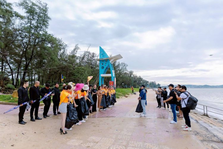Thí sinh Hoa hậu Doanh nhân Siêu Quốc Gia 2025 chung tay vì môi trường
